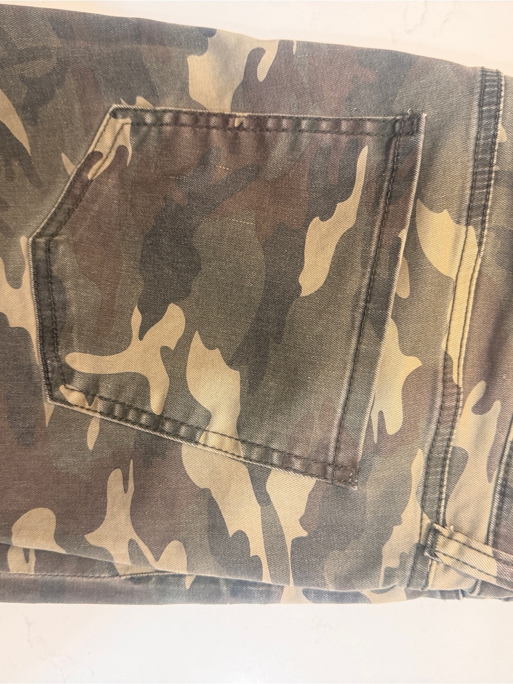 Kut from the Kloth Men's Camo Slim Straight Jeans - Olive Green and Tan - Picture 7 of 8